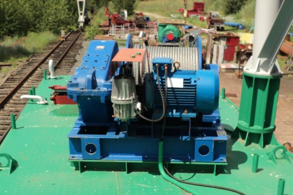 Машинист электролебедки