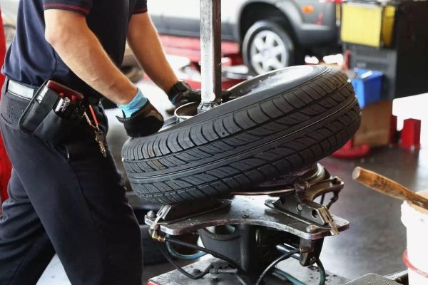 Монтировщик шин