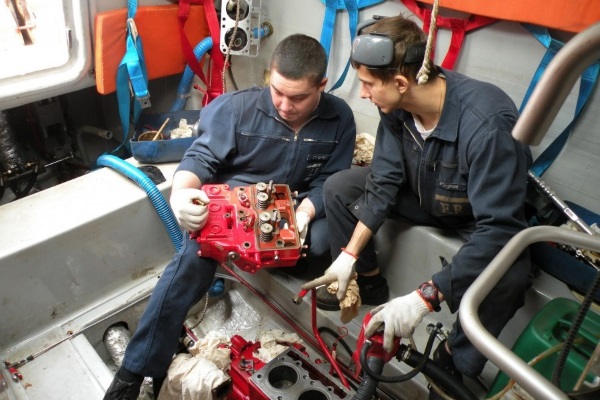 Моторист Рулевой