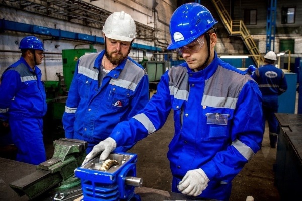 Слесарь КИПиА