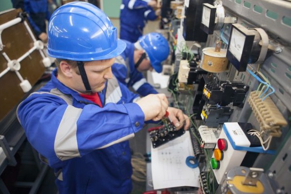 Слесарь по обслуживанию оборудования электростанций