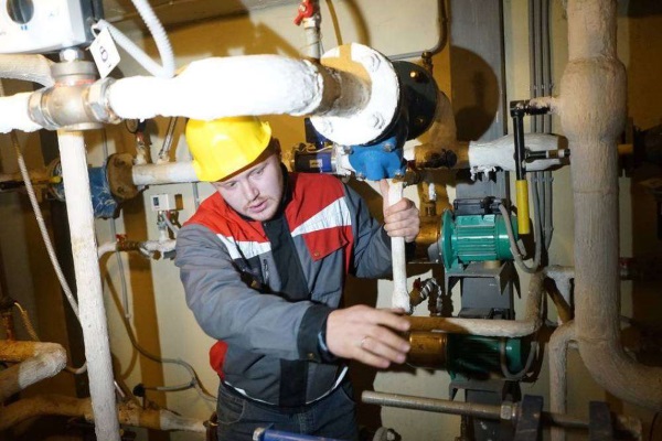 Слесарь вакуумщик