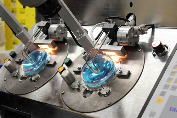 Центрировщик оптических деталей