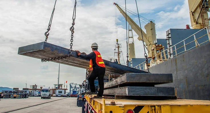 Стропальщик за работой