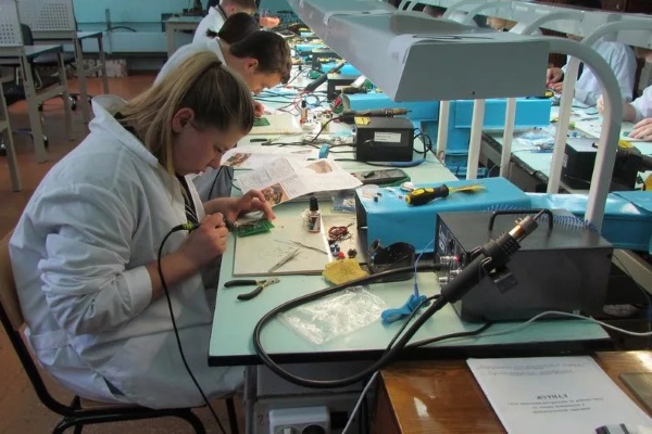 Монтажник аппаратуры