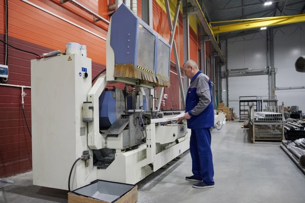 Прессовщик макулатуры