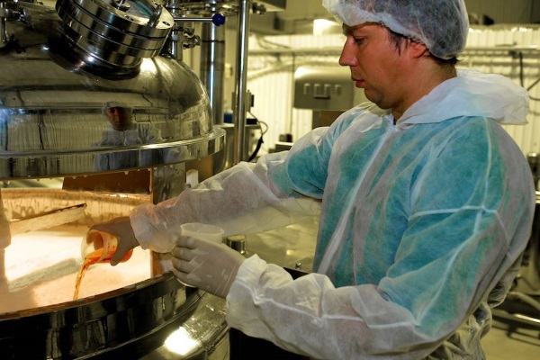 Варщик косметики